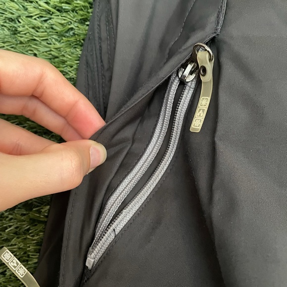 Dub Brand Women’s Snowboard pants Tons of pockets - Picture 4 of 12